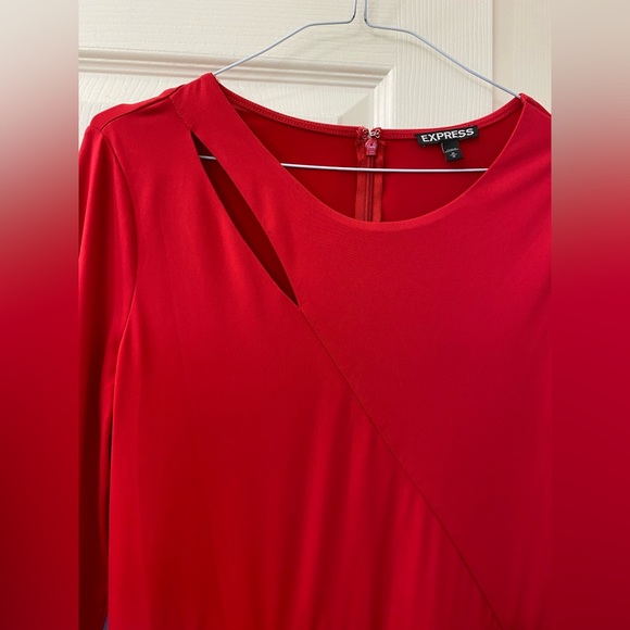 Red Express dress - Picture 2 of 4